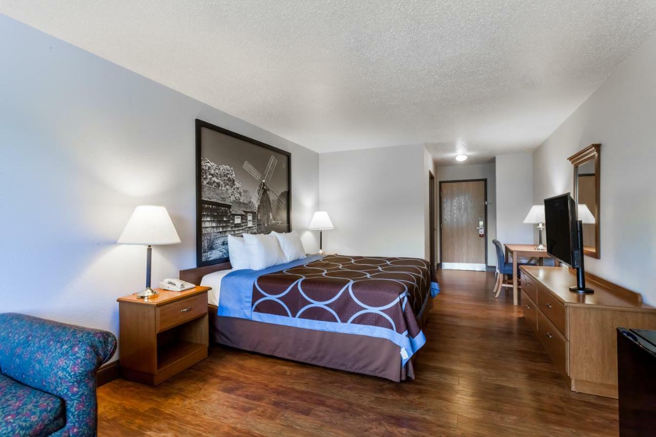Super 8 by Wyndham Cobleskill NY Eksteriør bilde